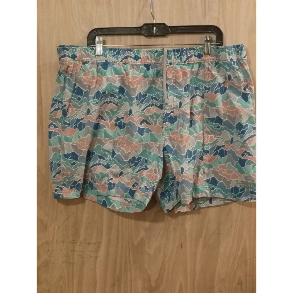 The North Face Mens Class V Belted Shorts XXL Geometric Mountain Print Teal Blue